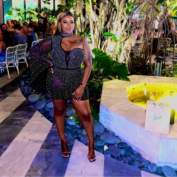 Diamonds and Pearls - Picture 4 of 4